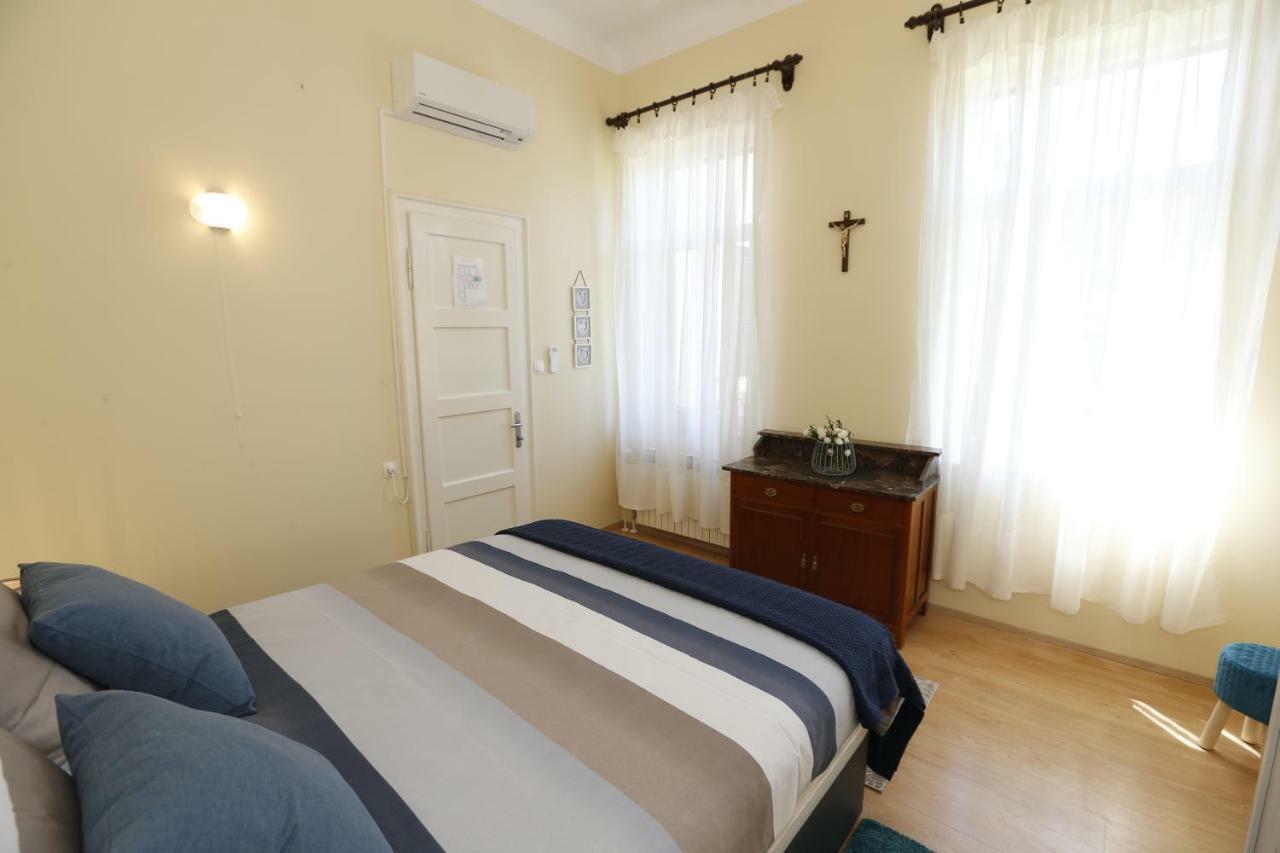 Apartment & Rooms Three Angels Baška Exteriör bild