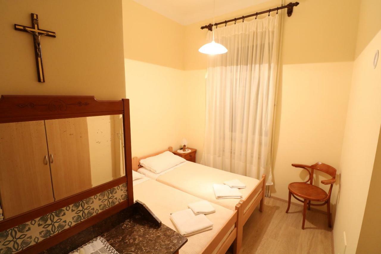 Apartment & Rooms Three Angels Baška Exteriör bild